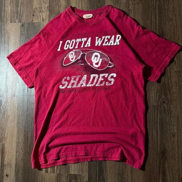 Vintage University of Oklahoma Sooners T Shirt Red Medium OU Shades - Picture 1 of 6